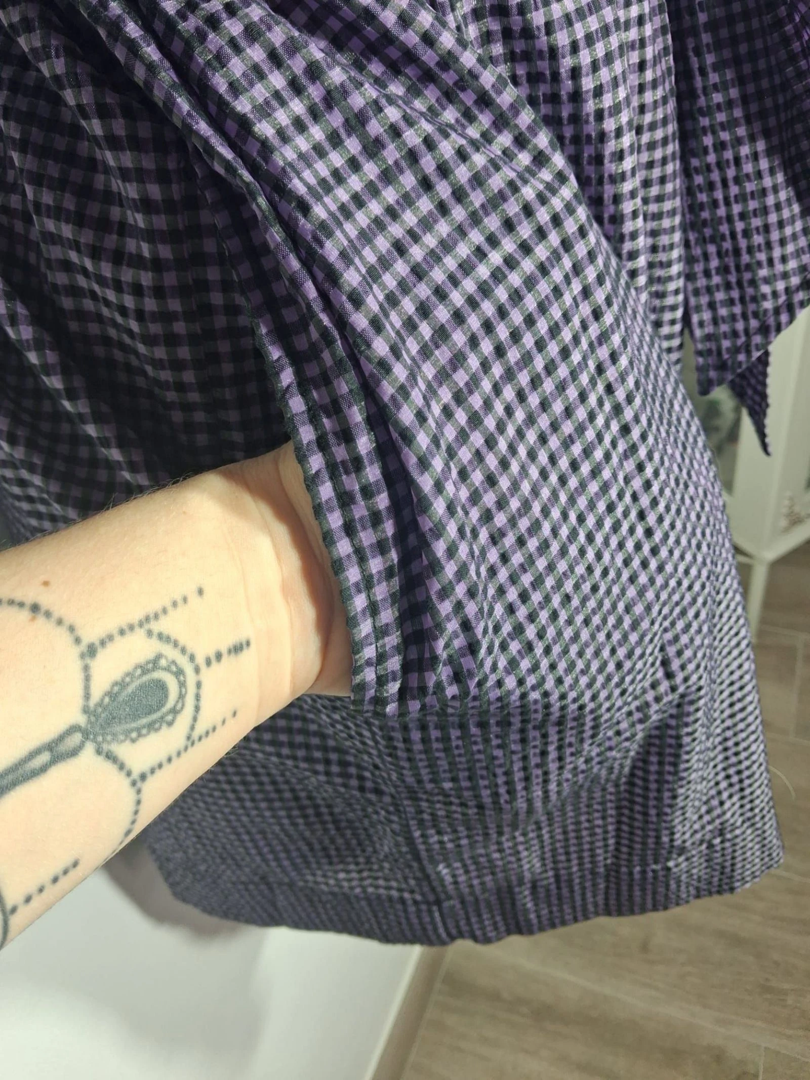 Vestido GANNI vichy morado con brillo sutil, mangas abullonadas T34 – photo 5